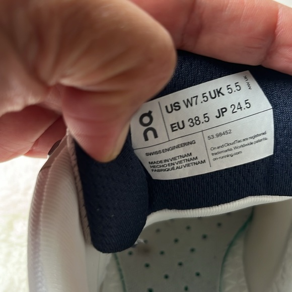 On Running Cloudtrax Water Repellent Hiking Shoe (Women)Frost white - Picture 10 of 15